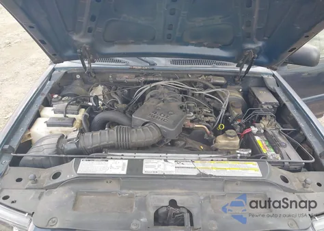 2002 Ford Explorer Sport Trac z USA, uszkodzony, nr VIN 1FMZU77E02UB26033